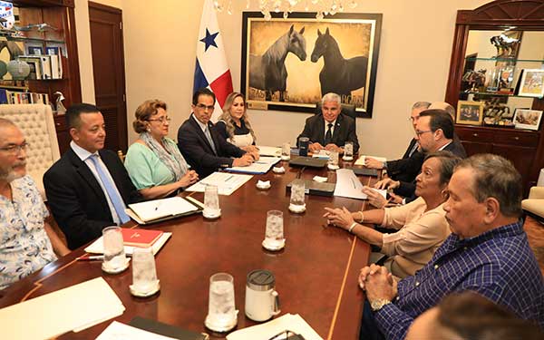 Mulino, jubilados y sector privado acuerdan consensuar alternativas viables de beneficios para la tercera edad