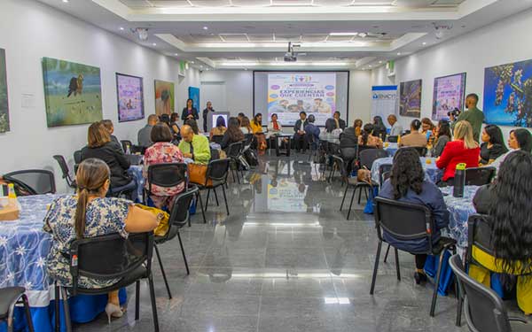 Panamá comparte experiencias para fortalecer participación de mujeres en CTI en Guatemala