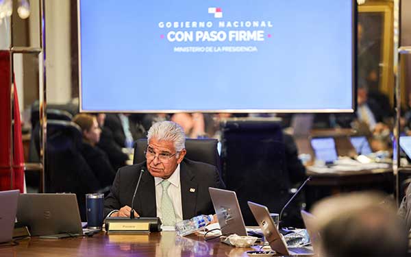 Presidente Mulino sanciona Ley del Olvido Oncológico