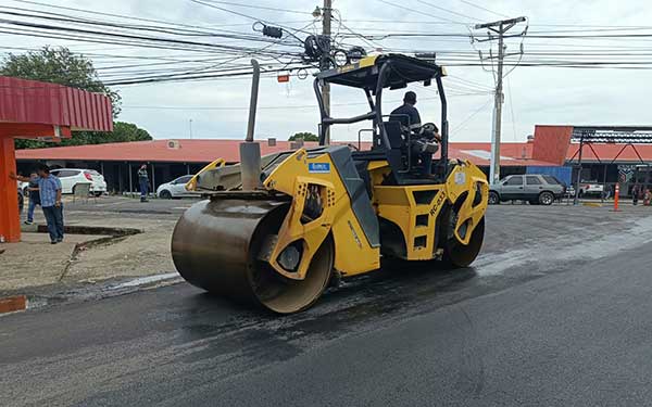 Rehabilitación de calles en Santiago alcanza 74 % de avance