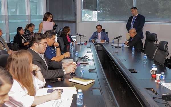 Analizan iniciativa para recuperar y proteger el lago de Los Andes