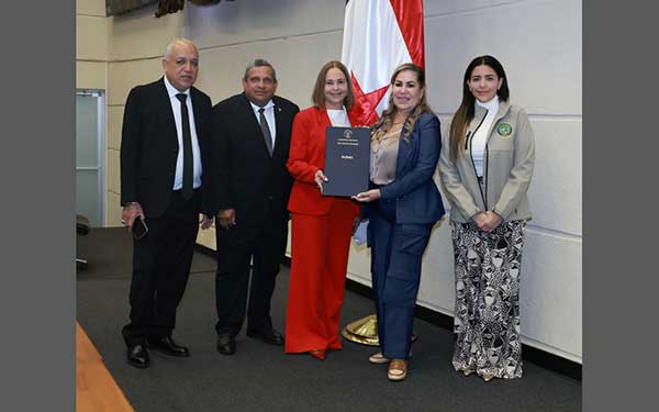 Aprueban iniciativa que responde a mora en atención, miles de pacientes de enfermedades raras recibirán tratamientos médicos