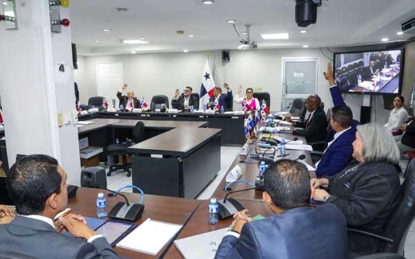Comisión de Presupuesto aprueba traslado de B/. 47.4 millones para el cuarto pago de transferencias del Mides