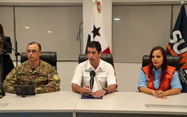 Gobierno avanza en construcción de viviendas en zonas afectadas por el sismo y Sinaproc activa alerta verde por lluvias