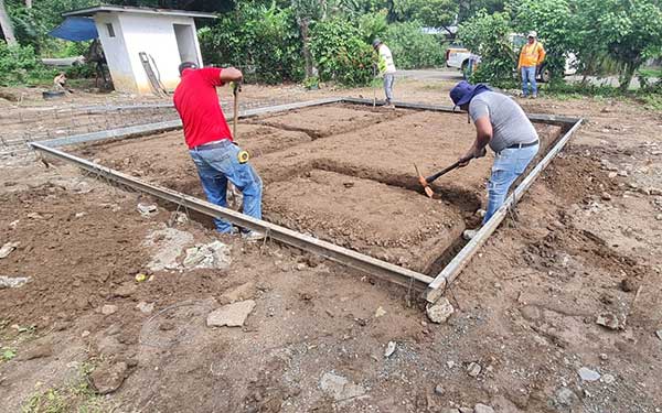Inicia excavación para fundación de 3 viviendas en Natá y 1 mejora en Antón