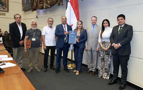 Jubilados aplauden aprobación de proyecto de ley sobre ajustes y nuevos descuentos