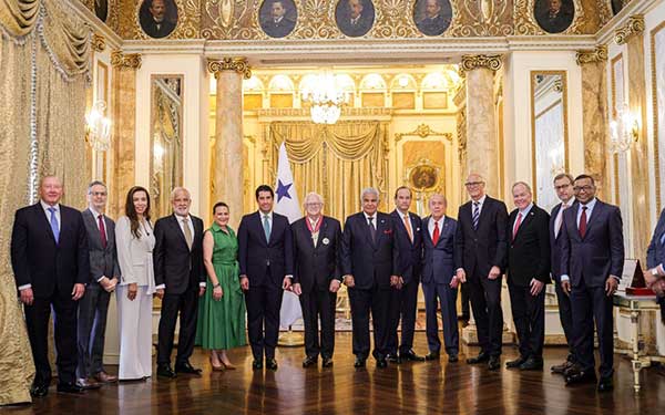 Mulino recibe a junta de asesores del Canal de Panamá, con miras al desarrollo de proyectos estratégicos