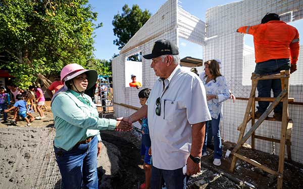 Mulino regresa con respuestas y ayuda a las zonas afectadas por sismo en Veraguas y Herrera