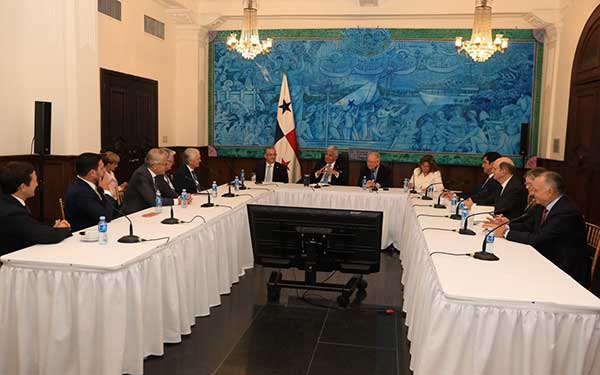Mulino se reúne con CEO de empresas interesadas en explorar oportunidades de mercado en Panamá