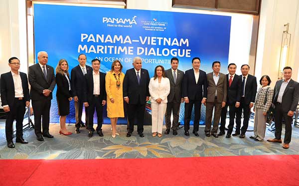 Navieras de Vietnam ratifican su confianza en el registro de barcos y el Canal Panamá, tras encuentro con Mulino
