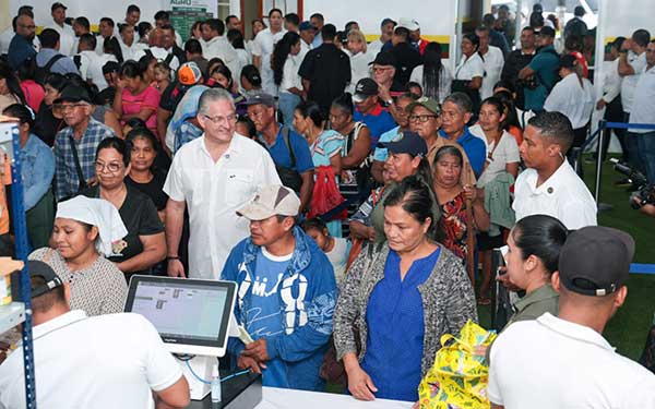 Orillac inaugura remodelada Tienda del Pueblo en Changuinola y supervisa obras que fortalecerán el suministro de agua en Bocas