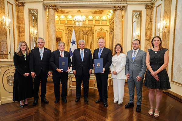 Panamá se adhiere a la Alianza Global de Acción sobre el Plástico con el respaldo del Foro Económico Mundial y el presidente Mulino