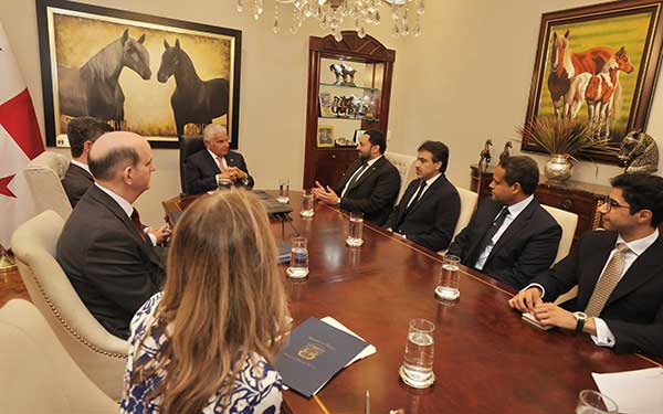 Presidente Mulino recibe a altos delegados del Estado de Qatar