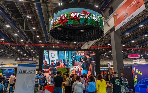 Senacyt destaca aporte de la ciencia y la innovación al café panameño durante el World of Coffee Panamá 2026