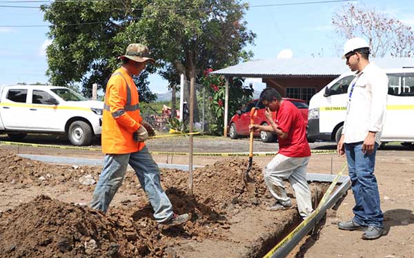 Tres reconstrucciones de viviendas avanzan en Penonomé; realizan supervisión técnica de trabajos